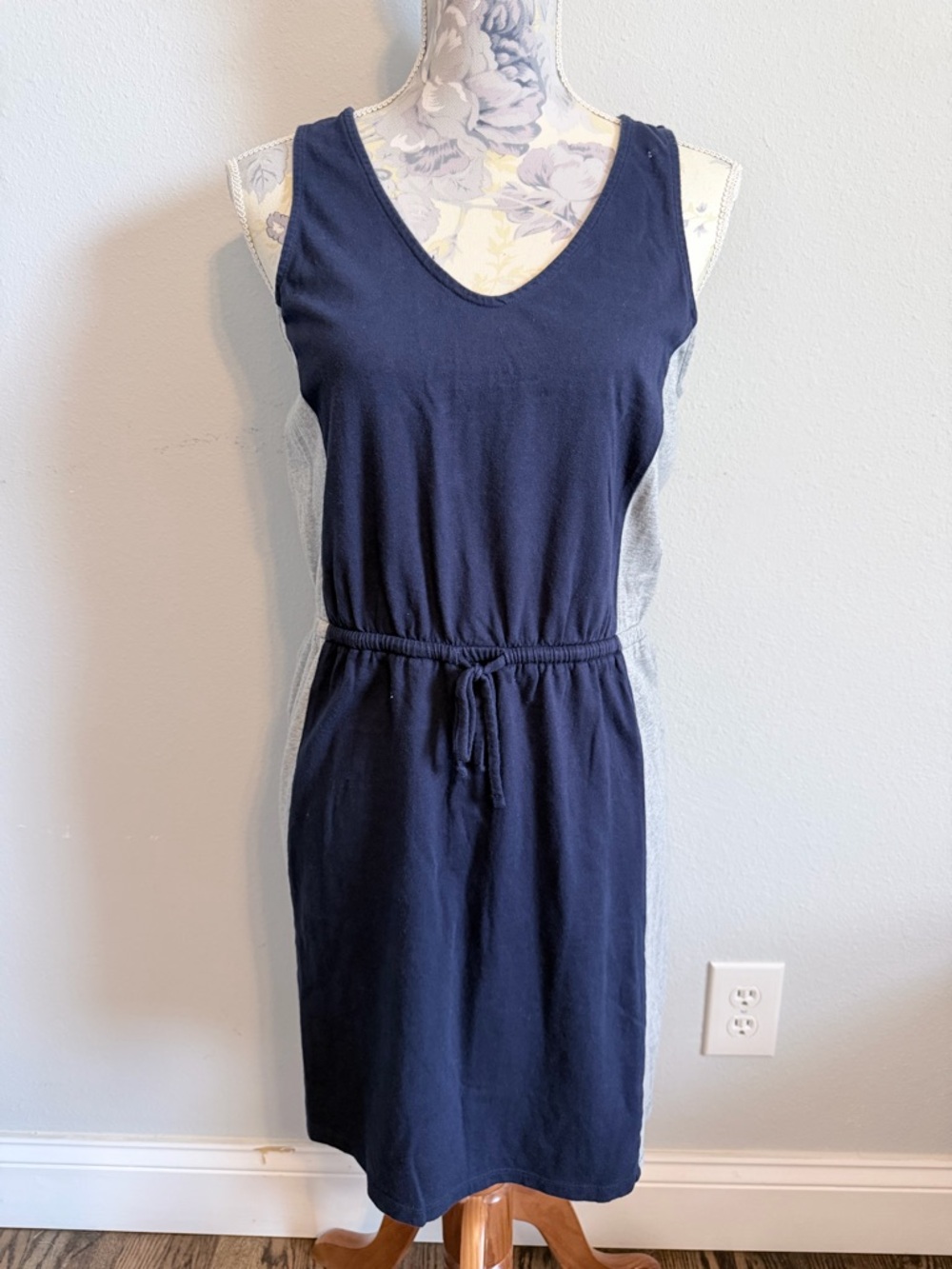 GAP Navy & Gray Sleeveless Colorblock Dress Size M Casual Drawstring Waist